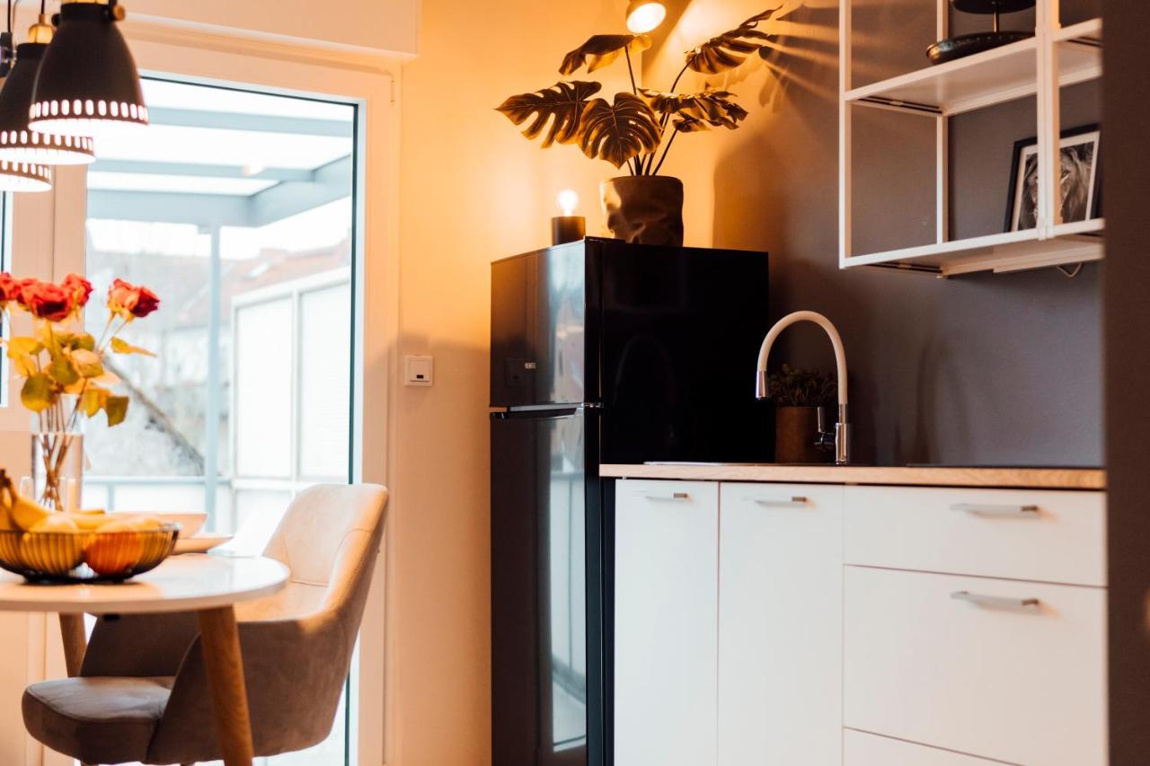 Stay At Smilla - Boutique Apartments Mit Kueche - Parken - Klima - Netflix - Waschmaschine فيسبادن المظهر الخارجي الصورة