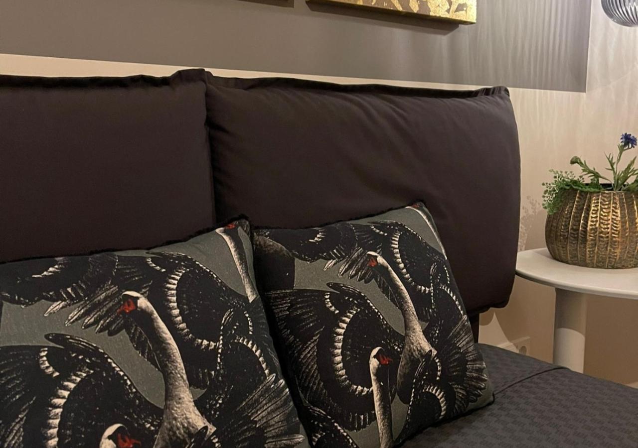 Stay At Smilla - Boutique Apartments Mit Kueche - Parken - Klima - Netflix - Waschmaschine فيسبادن المظهر الخارجي الصورة