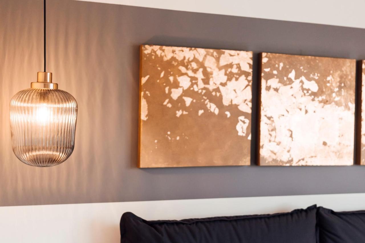 Stay At Smilla - Boutique Apartments Mit Kueche - Parken - Klima - Netflix - Waschmaschine فيسبادن المظهر الخارجي الصورة