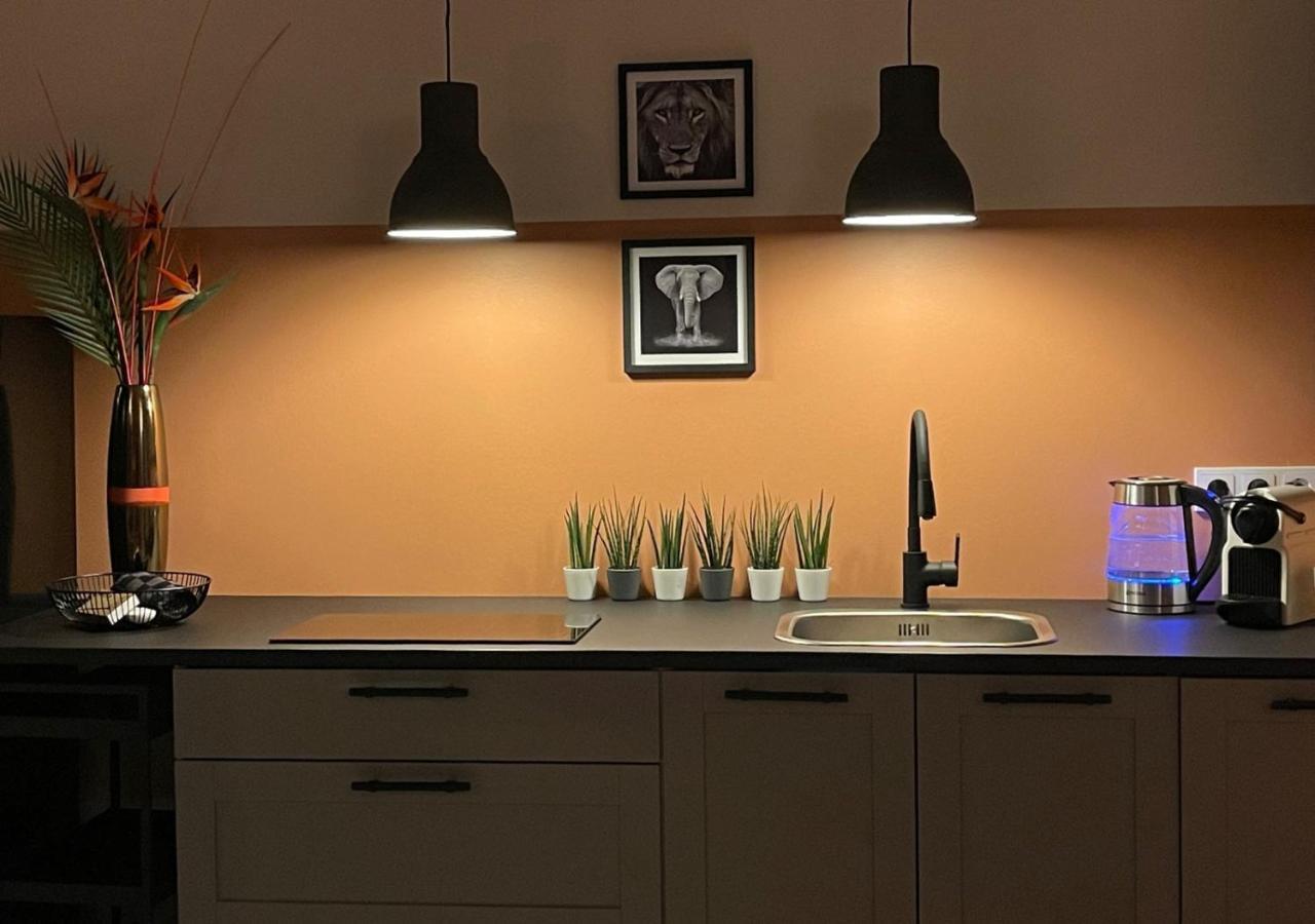Stay At Smilla - Boutique Apartments Mit Kueche - Parken - Klima - Netflix - Waschmaschine فيسبادن المظهر الخارجي الصورة