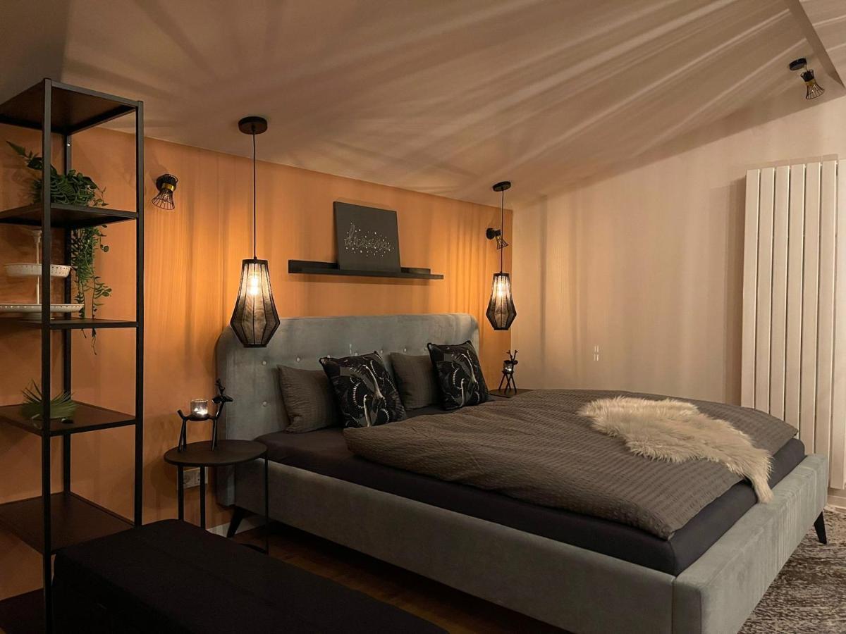 Stay At Smilla - Boutique Apartments Mit Kueche - Parken - Klima - Netflix - Waschmaschine فيسبادن المظهر الخارجي الصورة