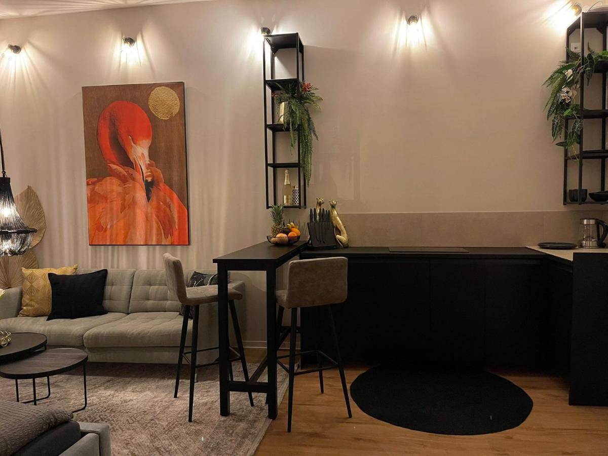 Stay At Smilla - Boutique Apartments Mit Kueche - Parken - Klima - Netflix - Waschmaschine فيسبادن المظهر الخارجي الصورة