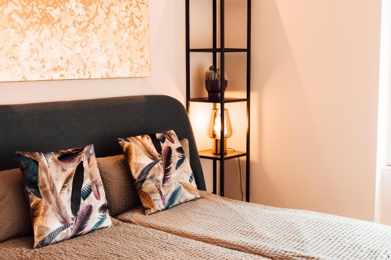 Stay At Smilla - Boutique Apartments Mit Kueche - Parken - Klima - Netflix - Waschmaschine فيسبادن المظهر الخارجي الصورة