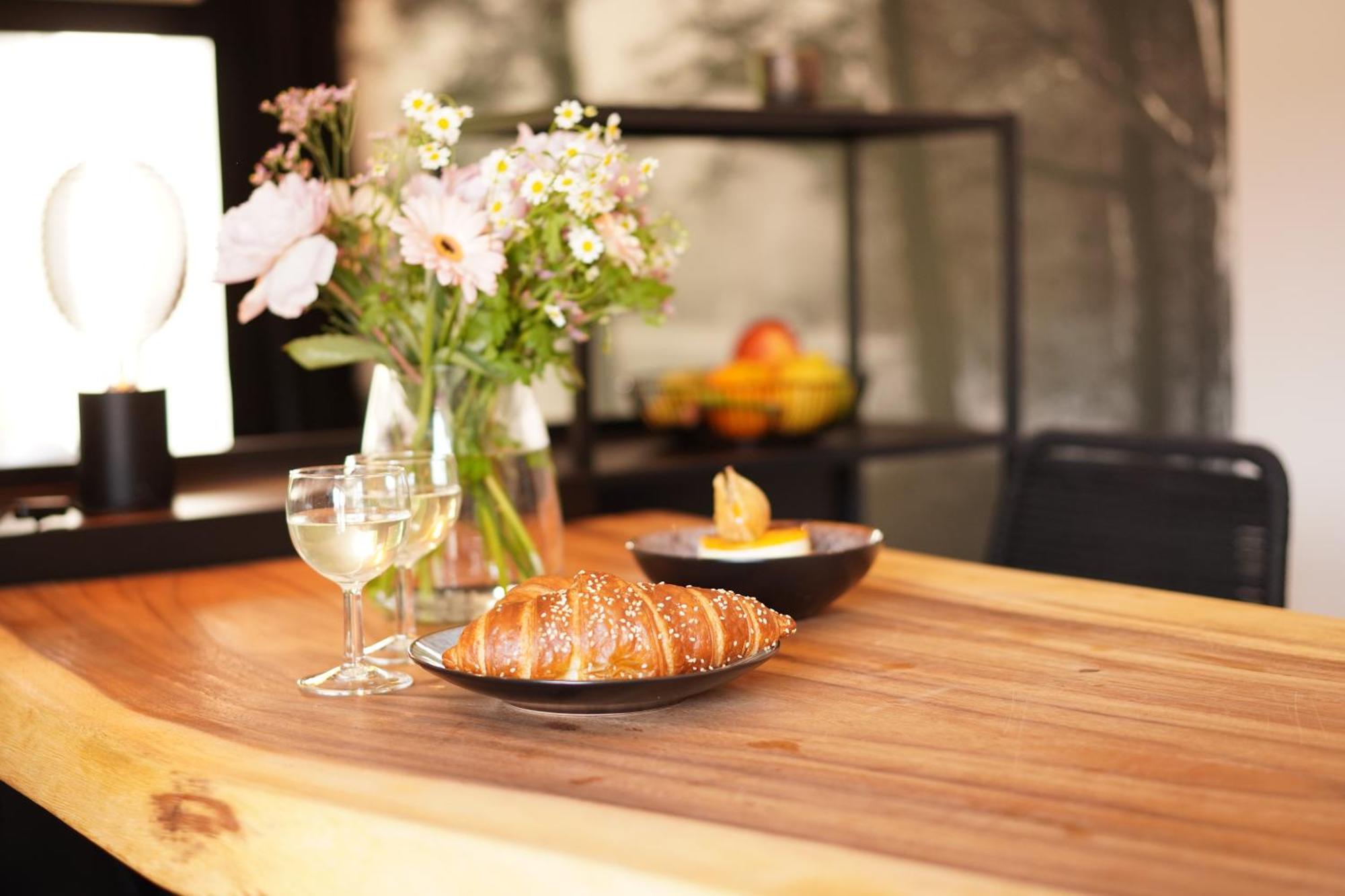 Stay At Smilla - Boutique Apartments Mit Kueche - Parken - Klima - Netflix - Waschmaschine فيسبادن المظهر الخارجي الصورة