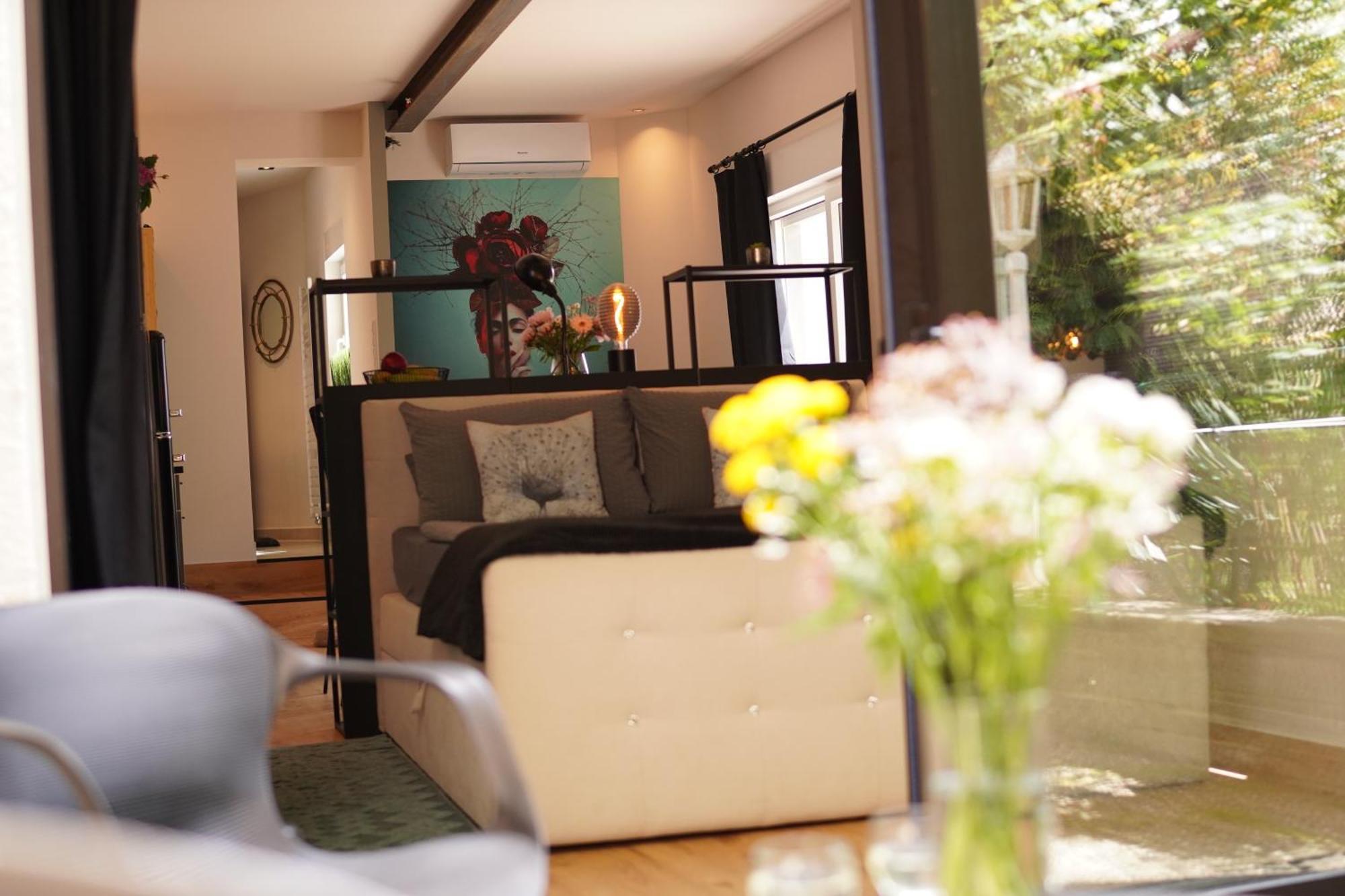 Stay At Smilla - Boutique Apartments Mit Kueche - Parken - Klima - Netflix - Waschmaschine فيسبادن المظهر الخارجي الصورة