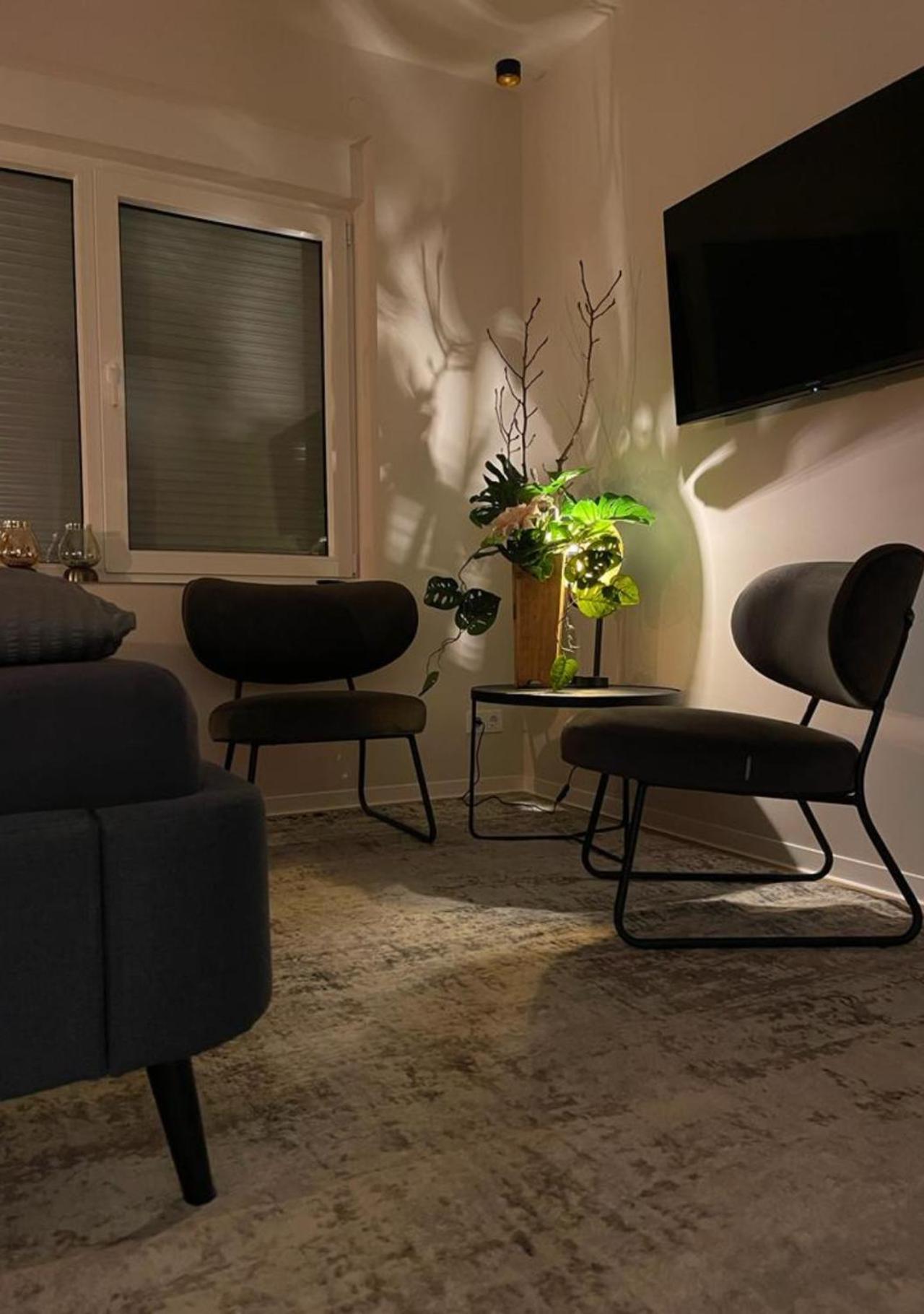 Stay At Smilla - Boutique Apartments Mit Kueche - Parken - Klima - Netflix - Waschmaschine فيسبادن المظهر الخارجي الصورة