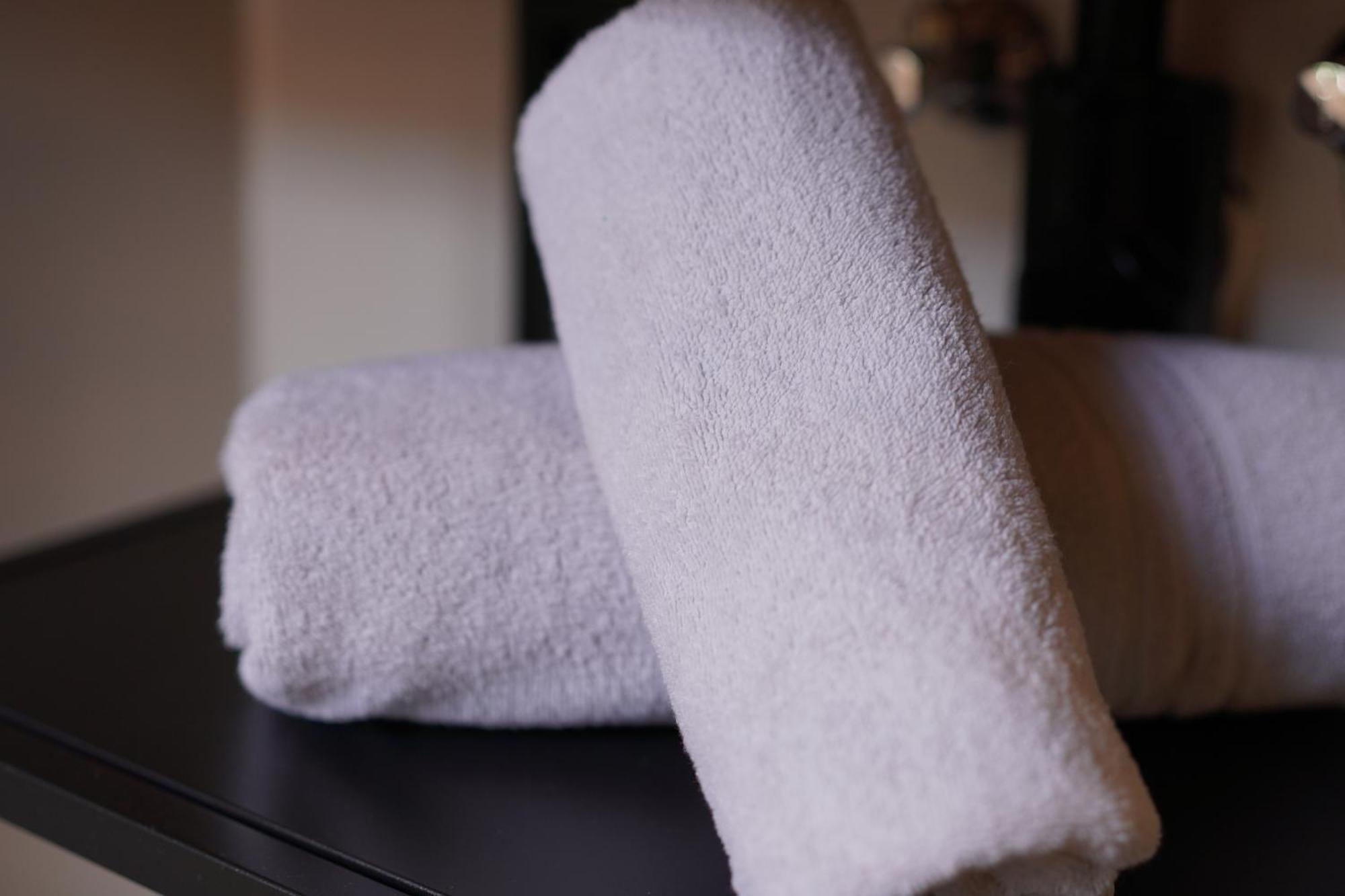 Stay At Smilla - Boutique Apartments Mit Kueche - Parken - Klima - Netflix - Waschmaschine فيسبادن الغرفة الصورة